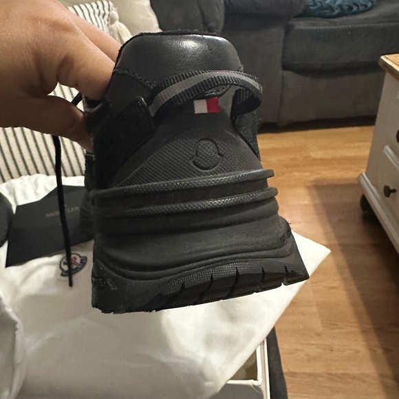 Men’s authentic moncler sneakers - Picture 3 of 13